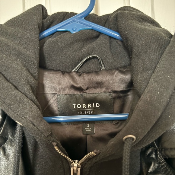 Torrid faux leather jacket with hoodie women’s plus size 2 - Picture 5 of 9
